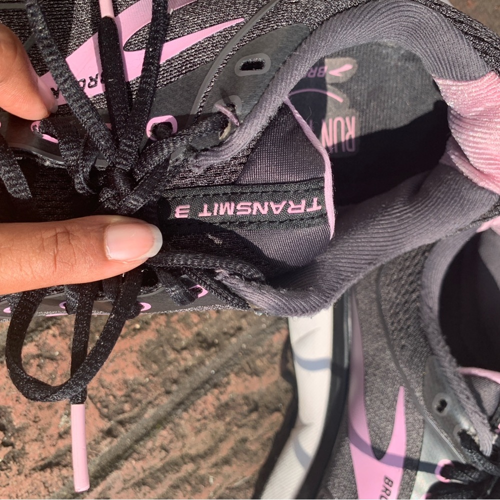 Brooks Transmit 3 Black/Pink Athletic Shoes Mesh Sz 8.5 Trainers Walking Pilates - Picture 4 of 13